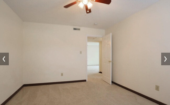 Building Photo - 3710 Santiago Dr