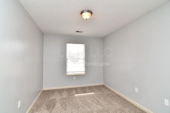 Foto del edificio - 304 Keeneland Dr