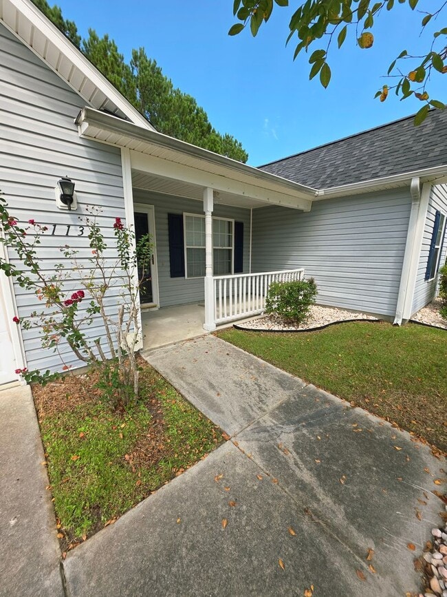 Building Photo - 113 Butternut Cir