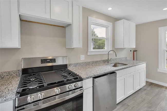 Building Photo - 51 Mill St