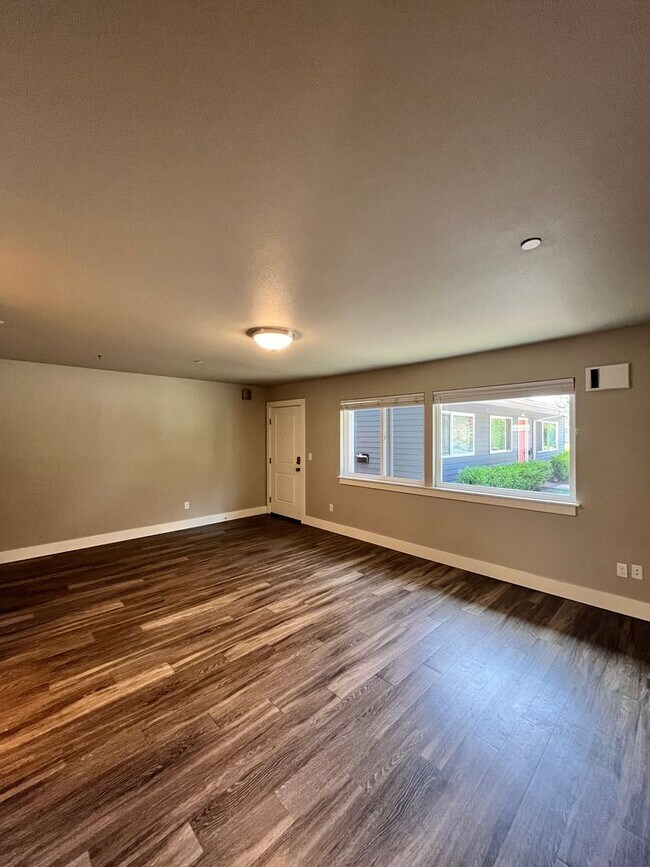 Foto del edificio - Modern 2-Bedroom! In-Unit Washer & Dryer, Covered Patio & Pet Friendly!