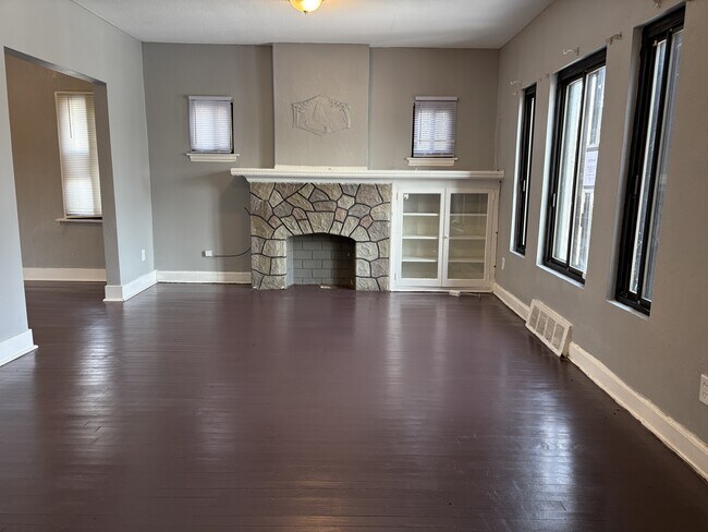 Foto del edificio - 14575 Freeland St