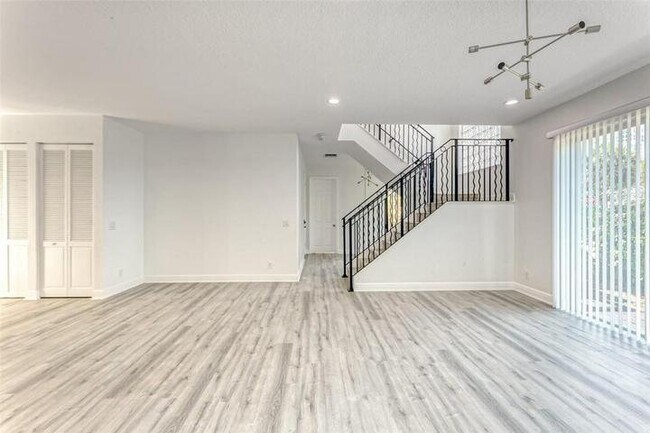 Foto del edificio - 502 SW 4th Ave