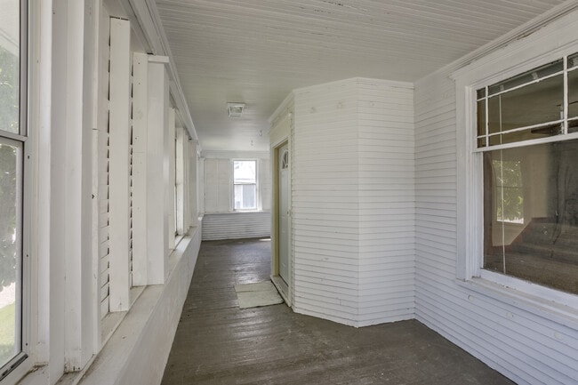 Building Photo - 4156 Cuming St