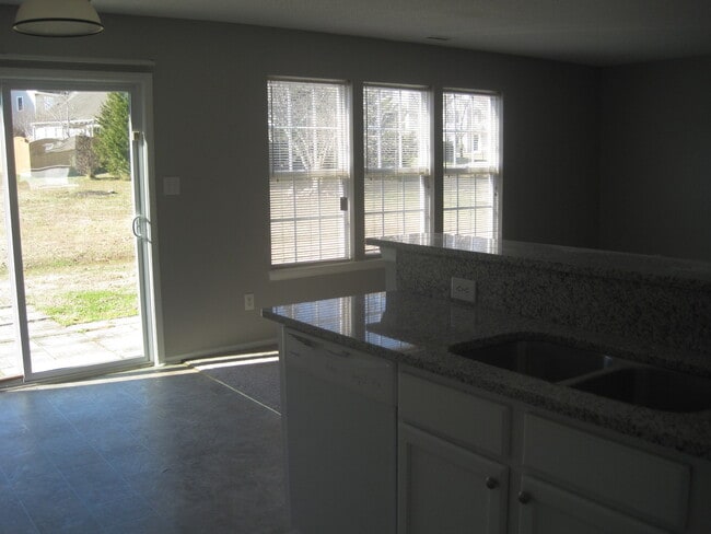 Foto del edificio - 4405 Jordan Oaks Way