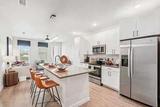 Building Photo - The Crossing at Palm Aire