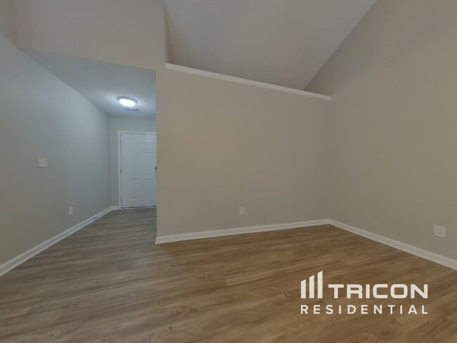 Building Photo - 1401 May Oak Cir