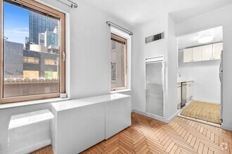 Building Photo - 106 Central Park S