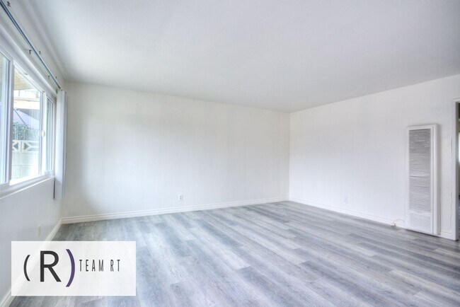 Building Photo - 1234 W Rosewood Ct