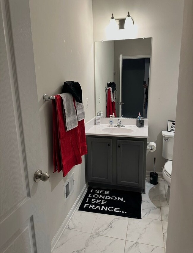 Photo - 3 Bedroom 2.5 Bathroom Open Floor Plan Townhome