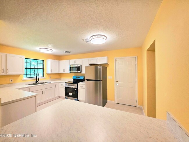 Building Photo - 4951 Dallen Lea Dr