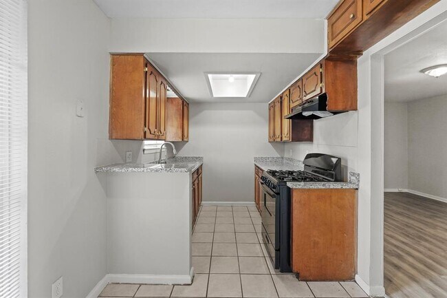 Foto del edificio - 1495 W Gulf Bank Rd