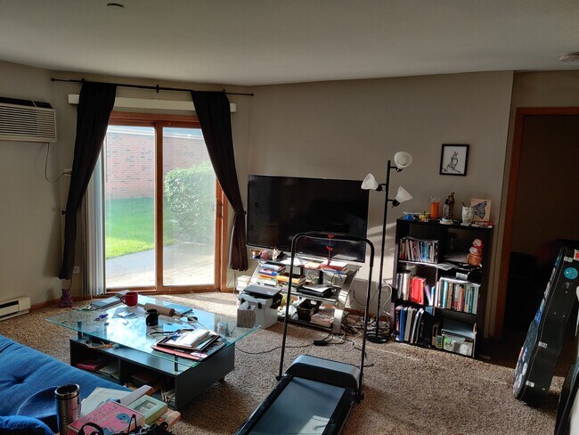 Living Room - 1354 Cunat Ct