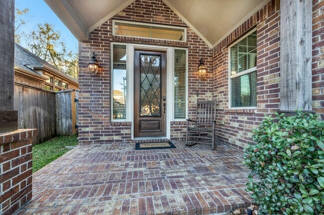 Building Photo - 18418 Hounds Lake Dr