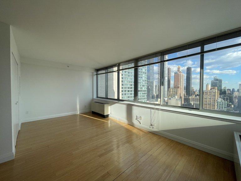 Primary Photo - 1 bedroom in New York NY 10001