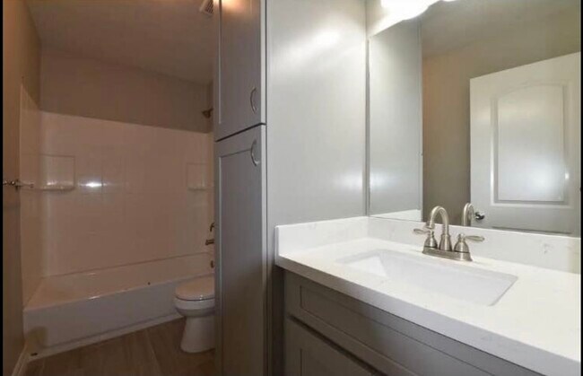 Foto del edificio - 6150 Hansen Blvd