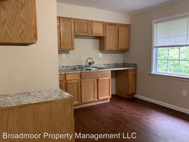 Building Photo - 3 br, 1 bath House - 3065 Lenta Cv. Memphis