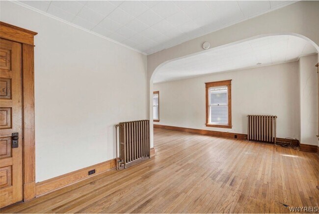Foto del edificio - 1067 Tonawanda St