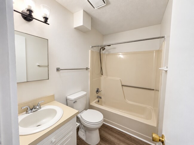 Foto del edificio - 101 Moss Creek Dr