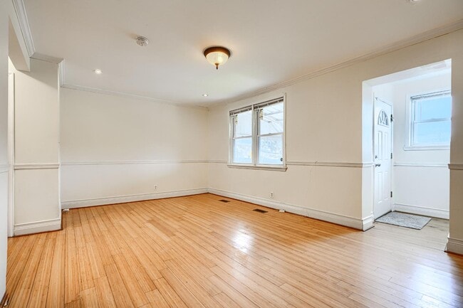 Building Photo - 2716 N Longwood St