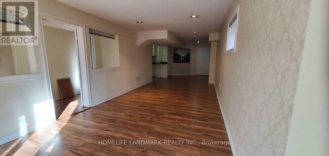 Building Photo - 125 Stonebriar Dr