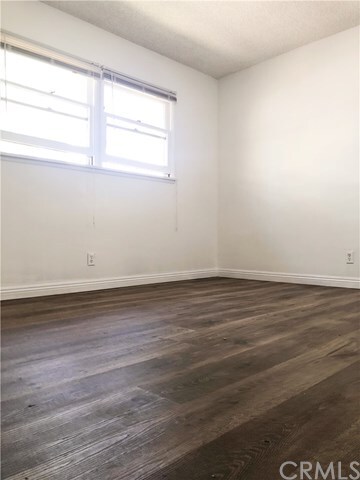 Building Photo - 922 S Van Horn Ave
