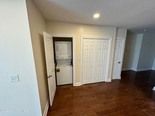 Building Photo - 15 Delaware St