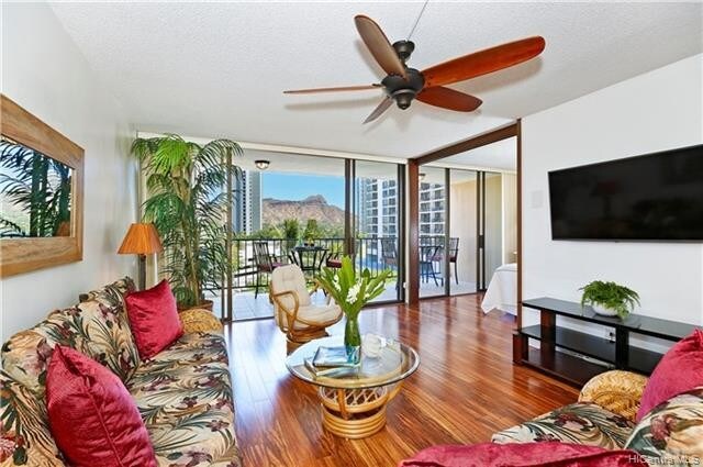 Primary Photo - 250 Ohua Ave