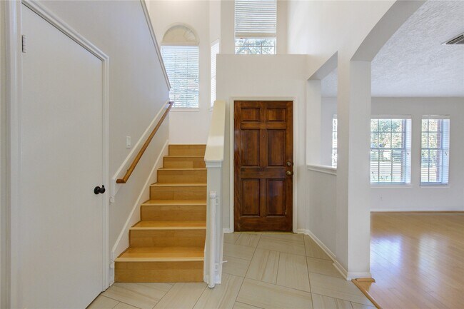 Foto del edificio - 2518 Calvary Ln