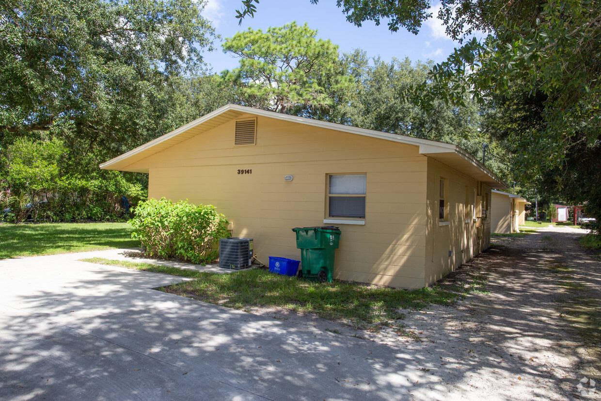 Foto del edificio - ZEPHYRHILLS DUPLEX PROJECT