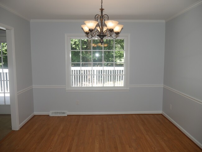 Foto del edificio - 124 Woodburn Pl