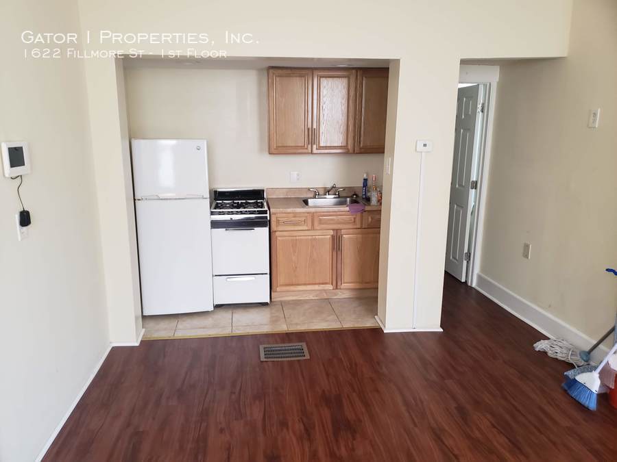 Primary Photo - Great one Bedroom Apartment FOR RENT!