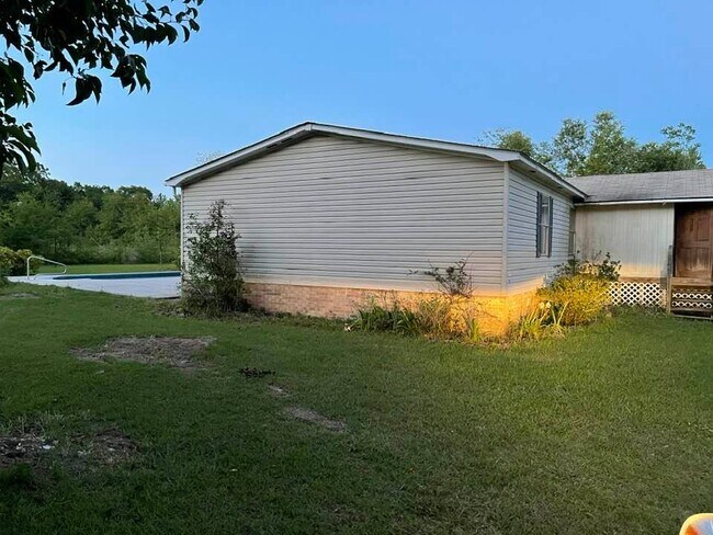 Building Photo - 260 Graball Cutoff