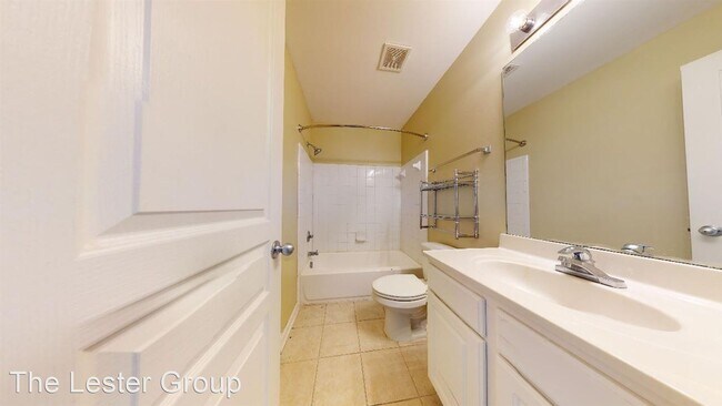 Building Photo - 2 br, 2.5 bath House - Woodlands townhome ...