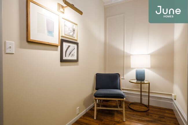 Foto del edificio - ROOM ONLY in 5-bed/1.0-bath Home