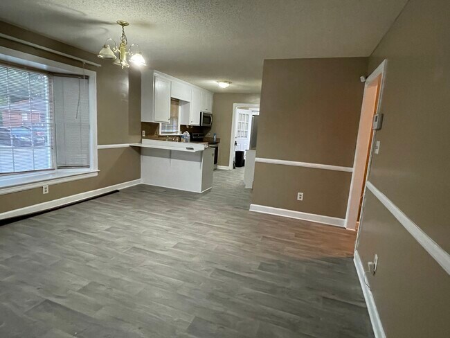 Suelo nuevo - 1328 Nash St SE