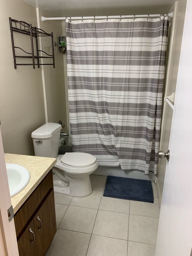 Building Photo - 2 Bedroom 2 Bathroom Condo