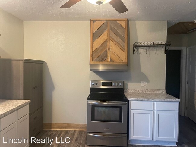 Building Photo - 4 br, 2 bath House - 812 Penny Place *