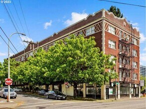 Building Photo - 20 NW 16th Ave