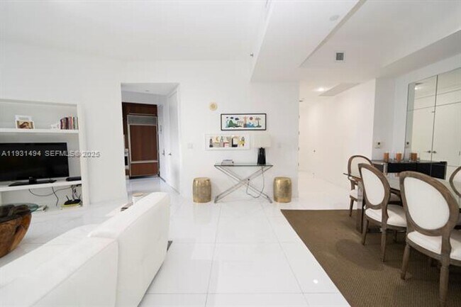 Foto del edificio - 15901 Collins Ave