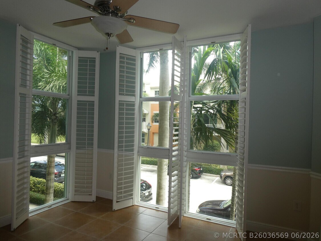 Foto del edificio - 804 E Windward Way