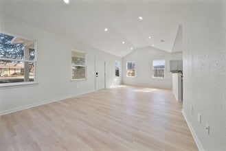 Building Photo - 4415 Castor St