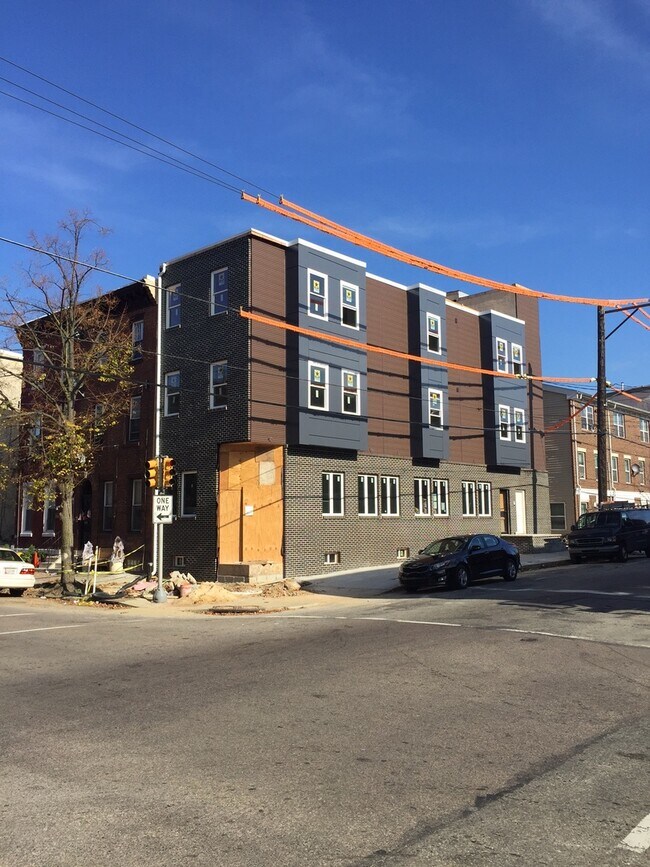 Building Photo - 601 N 39th St