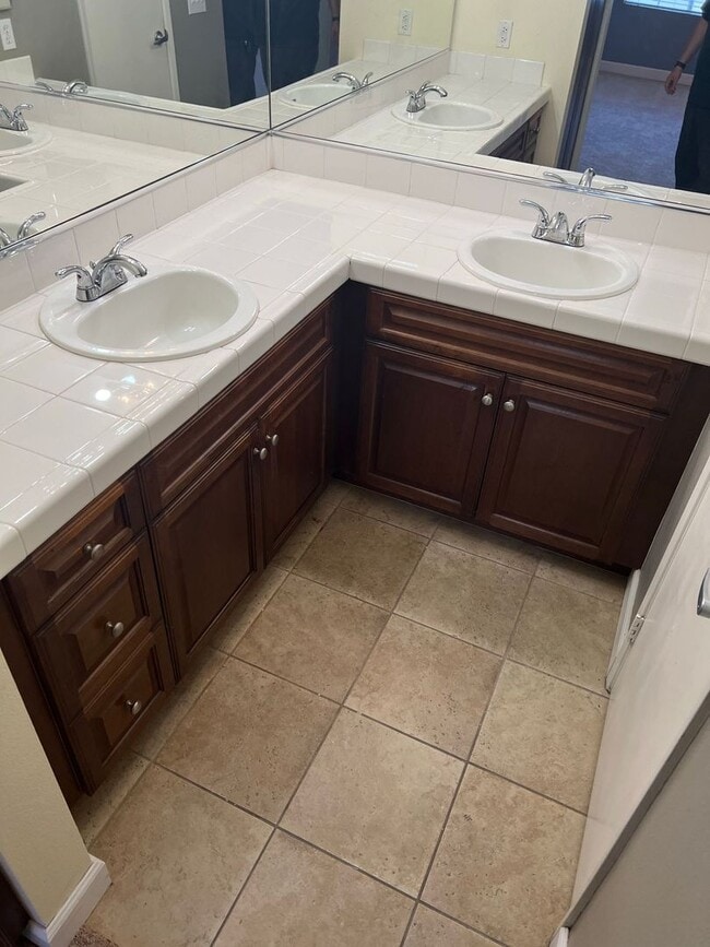 Foto del edificio - **Charming 1bed 1bath Condo located in the...
