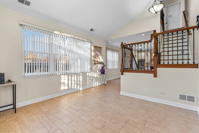 Building Photo - 120 Stonewood Pl