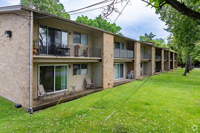 Building Photo - Meadow Creek