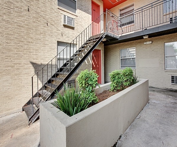 Primary Photo - Liberty Park Apartments