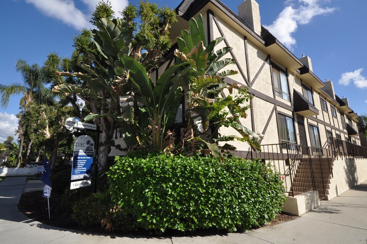 Primary Photo - 5400 Morella Ave
