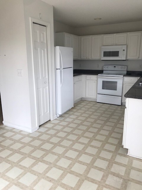 Building Photo - 748 Thornbird Cir