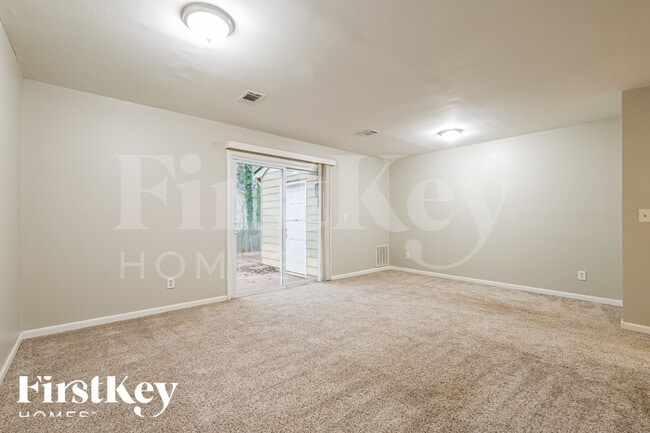 Building Photo - 5266 Ridge Forest Dr